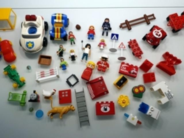 Konvolut Spielzeug: Lego, playmobil, Fisher Price, MEGA BLOCKS... - 1