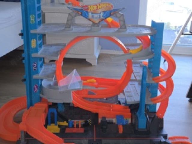 Hot Wheels Ultimate Garage + 116 Fahrzeuge - 1